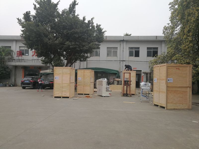 圓筒卷邊機出機圖